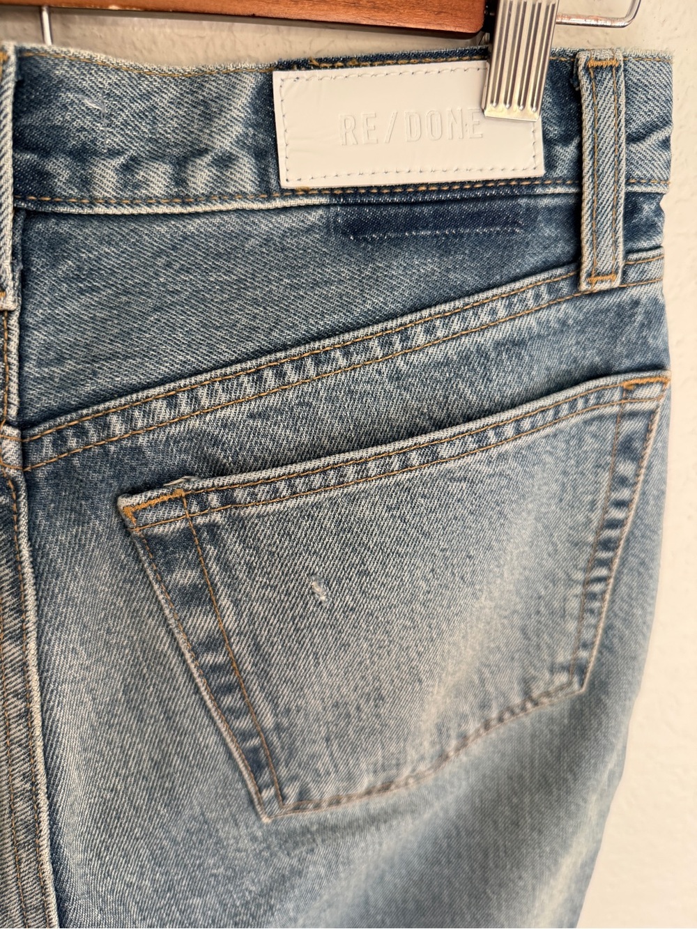 RE/DONE Originals 90s Loose Straight Jeans Size 27 Light Worn 11 - Picture 5 of 9